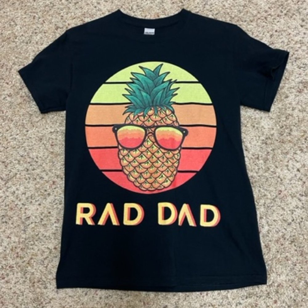 Gildan Graphic “RAD DAD” Black Heavy Cotton Short Sleeve T-shirt - S